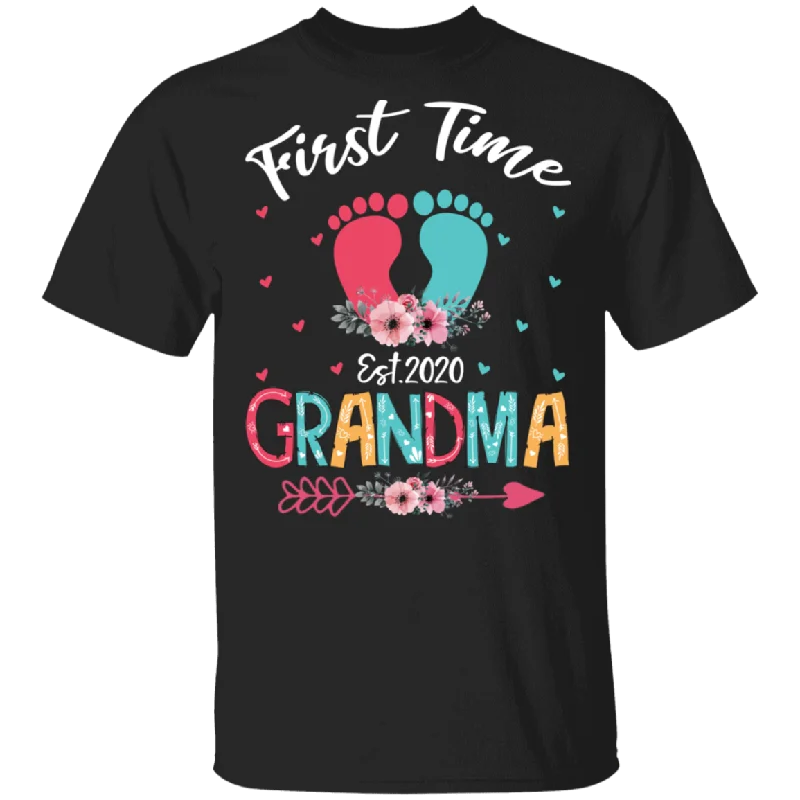 Womens First Time Grandma Expecting Grandma Baby Pregnancy Announcement T-Shirt Zippered Front Buttoned Front Snap Front