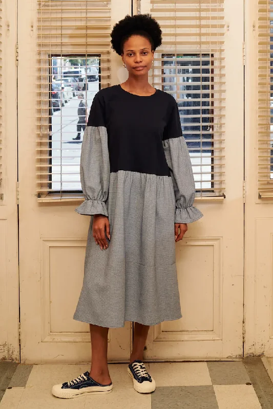 Mile Dress in Navy