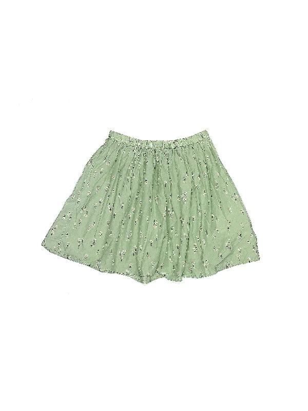 Skirt ruffled skirt detail