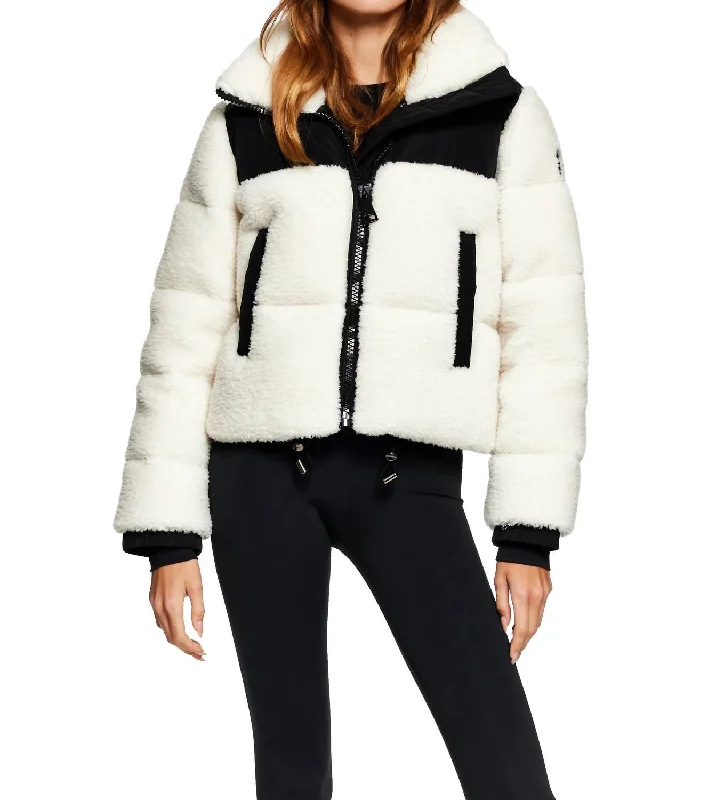 Nyc Tula Jacket In White/black